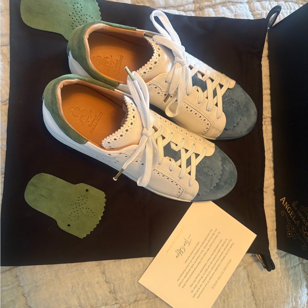 The Office of Angela Scott Elliott Sneaker size 41